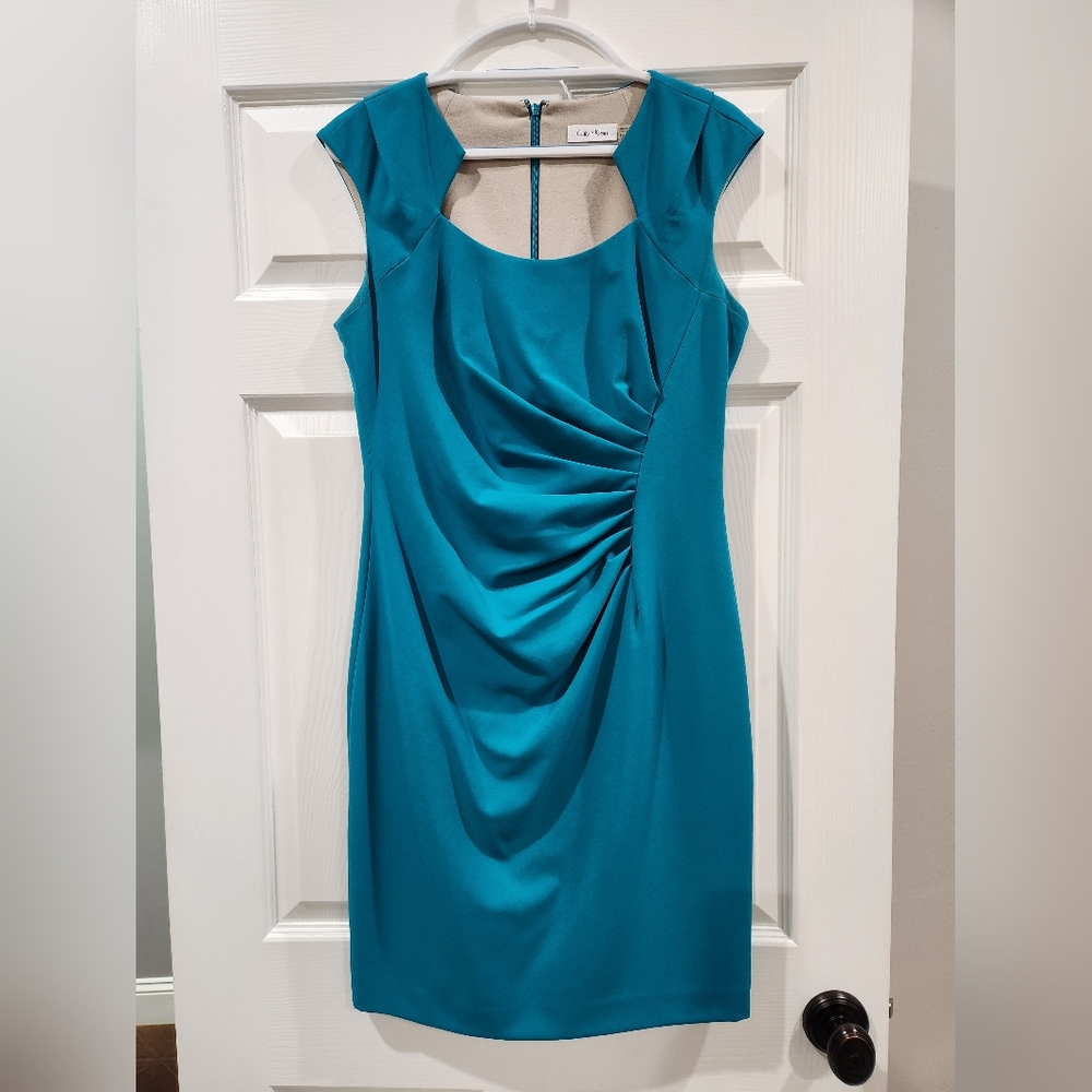 Calvin Klein Ruched Sheath Dress, Lined, Cutout Neck Size 10
